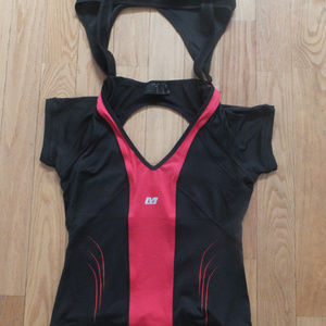 New Les Mills Body Pump Short Sleeve top w Bra  L